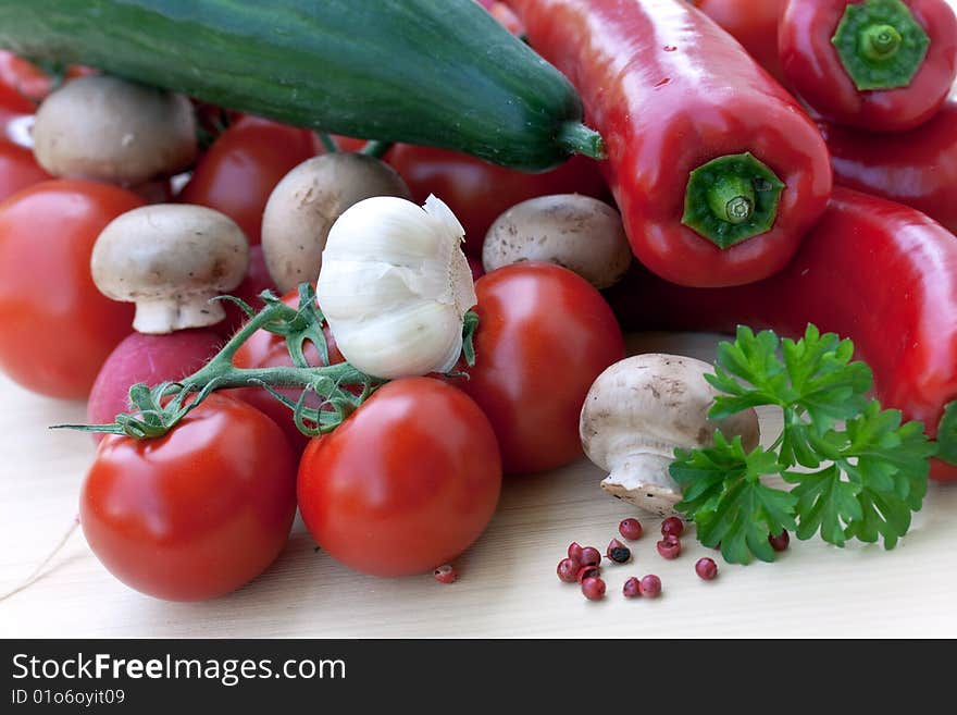 Mixed vegetables with red bell pepper.