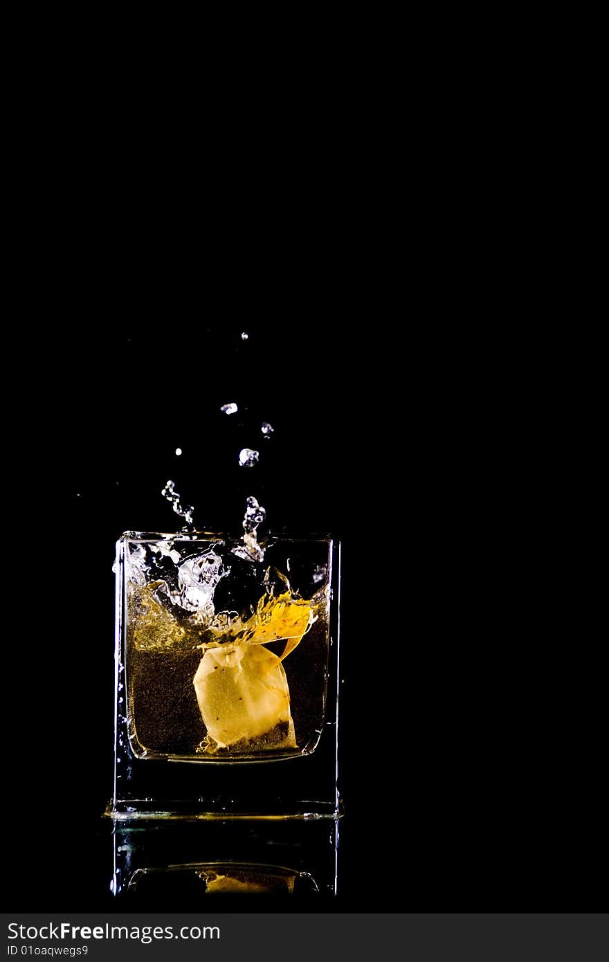 Tea bag splash