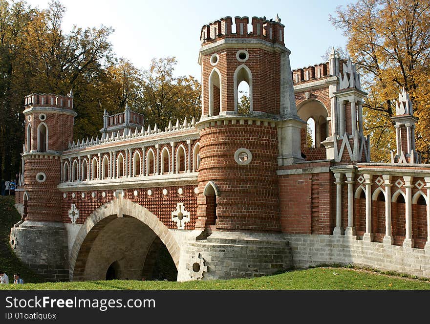 Tsarina S, The Figured Bridge