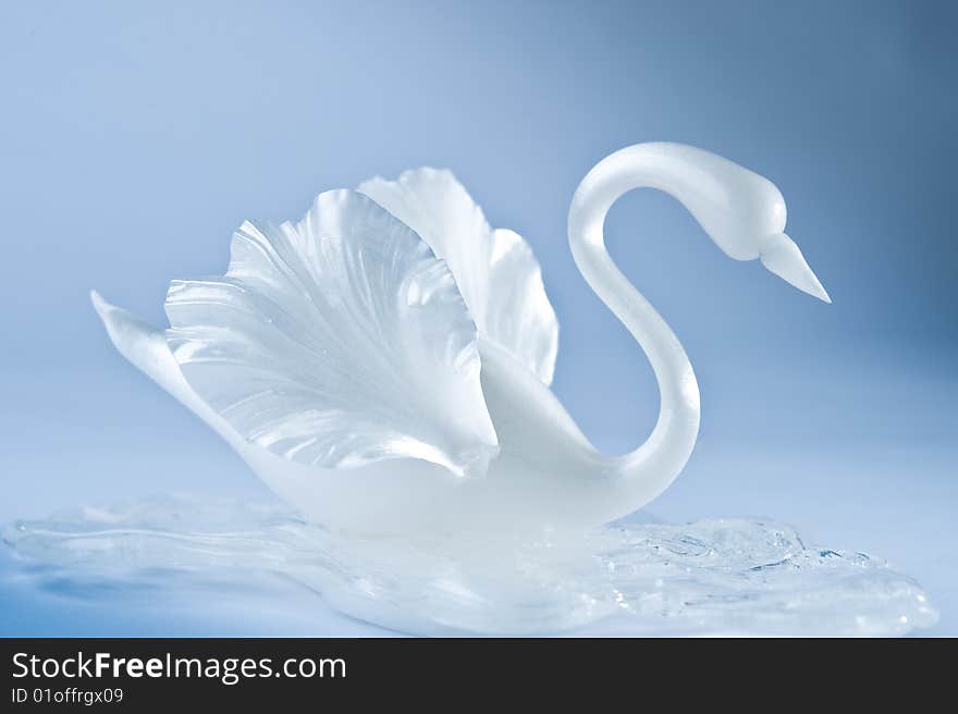 A see with a swan in sugar. A see with a swan in sugar