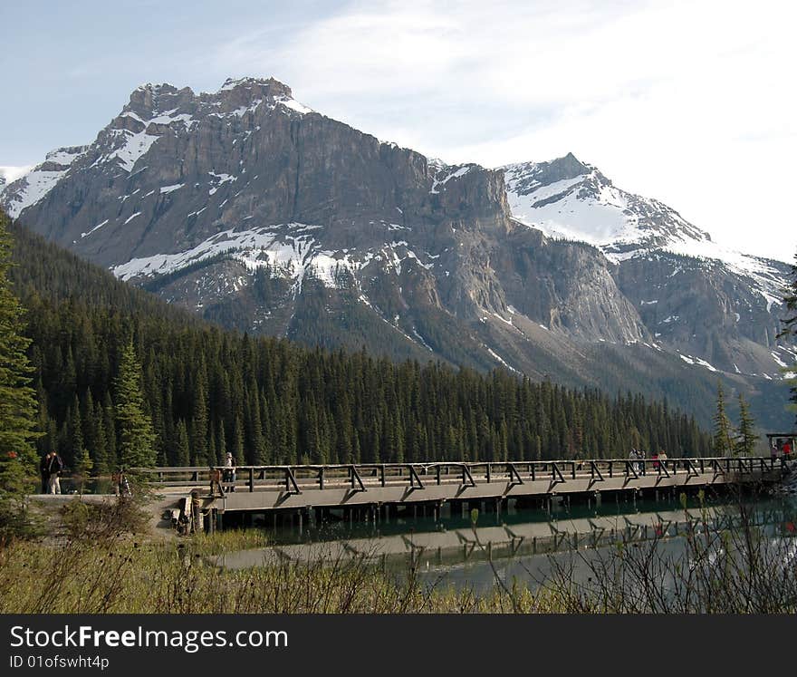 North American mountainsand lake