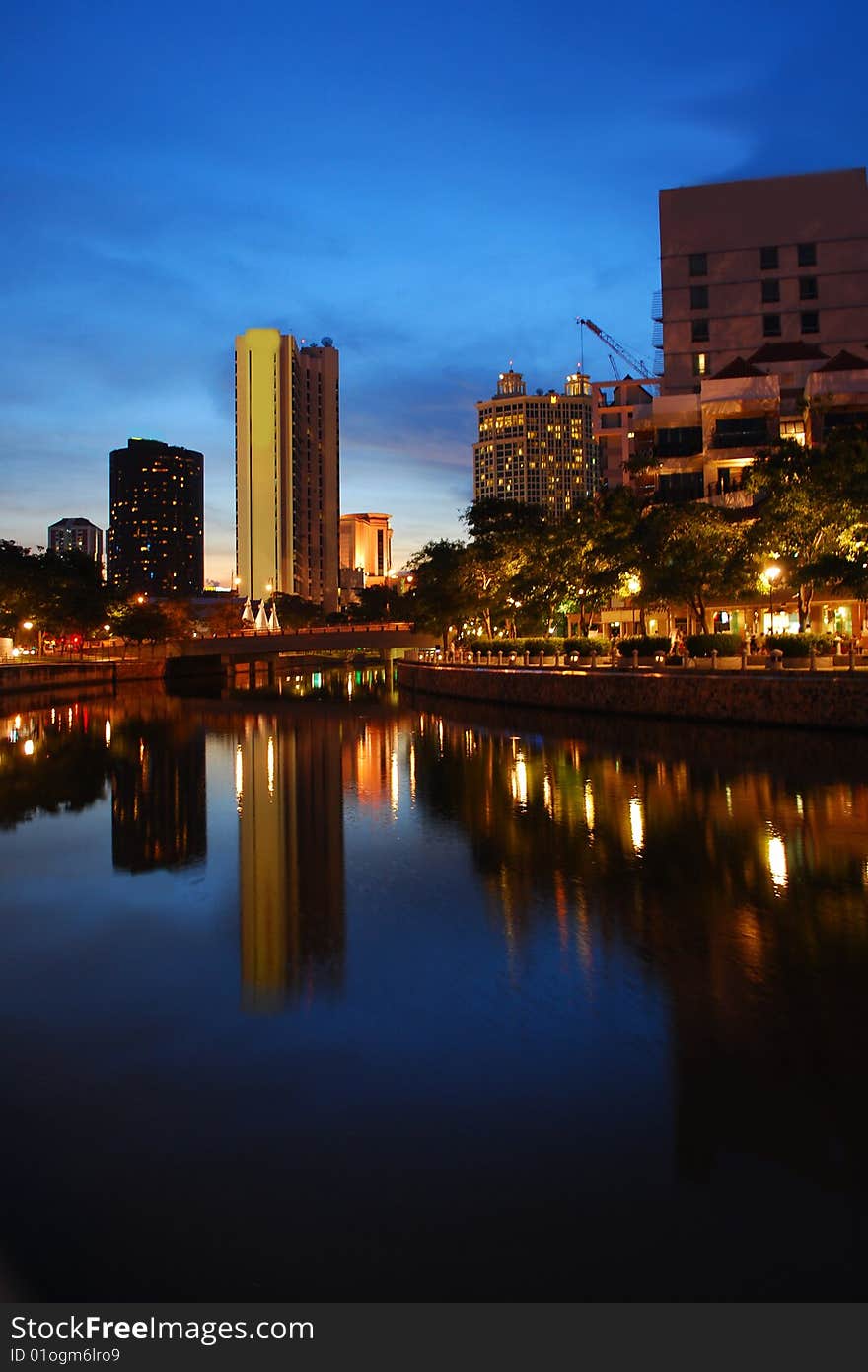 Silent night along Singapore river