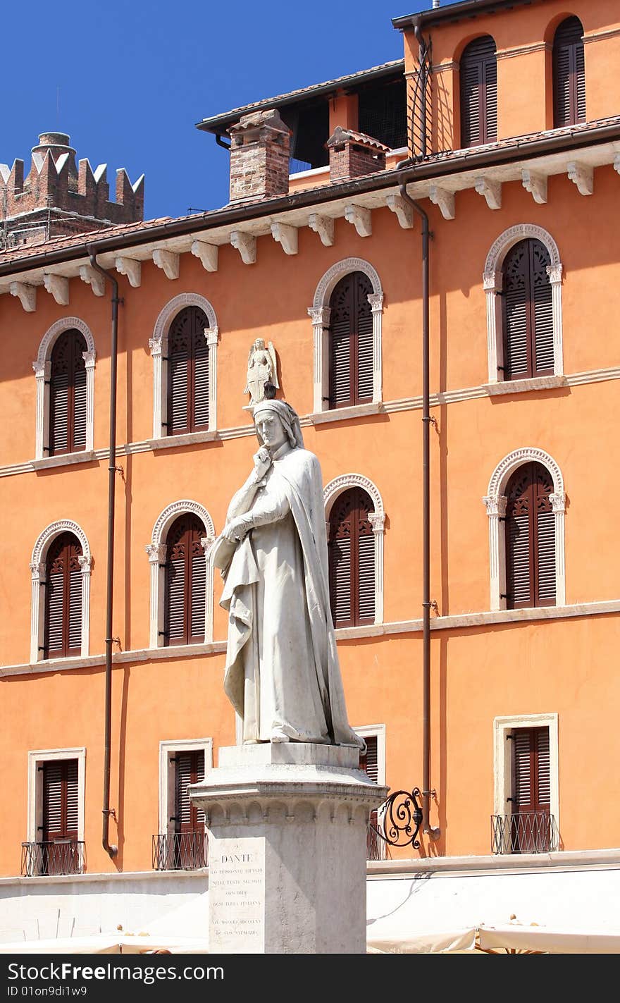 Statue of Dante Alighieri in Verona