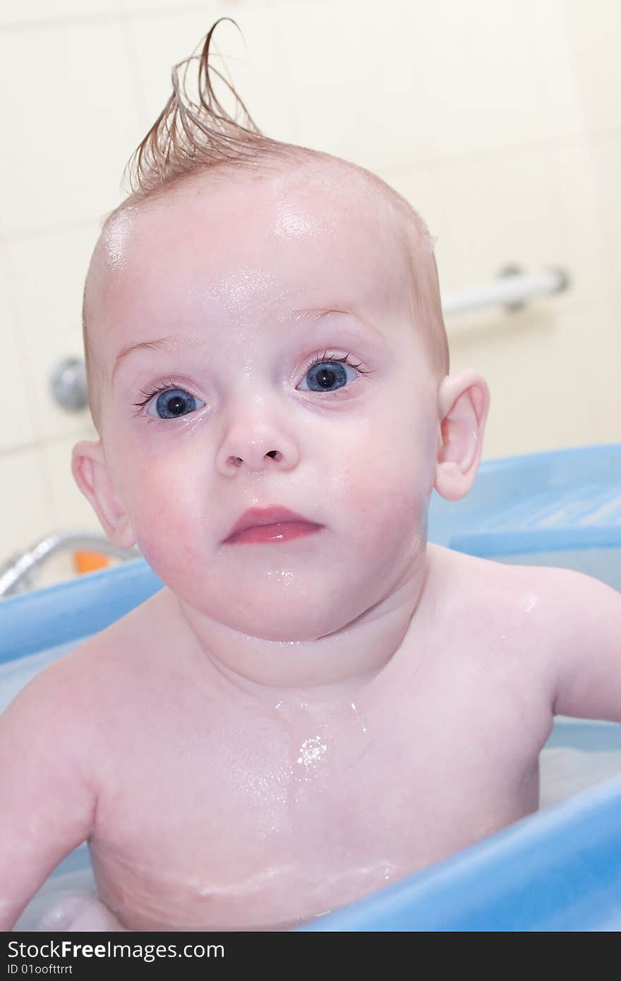 Half year baby  in the bath