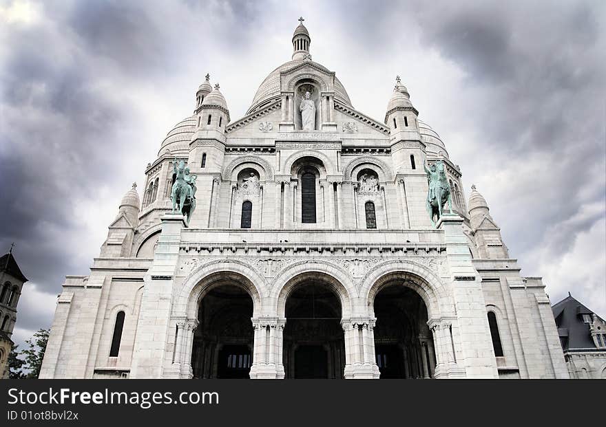 Basilique du sacre coeur with clouds - paris france