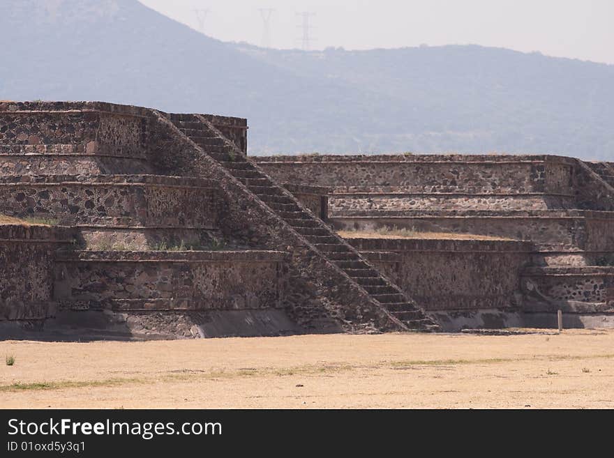 Teotihuacan piramides in mexico america