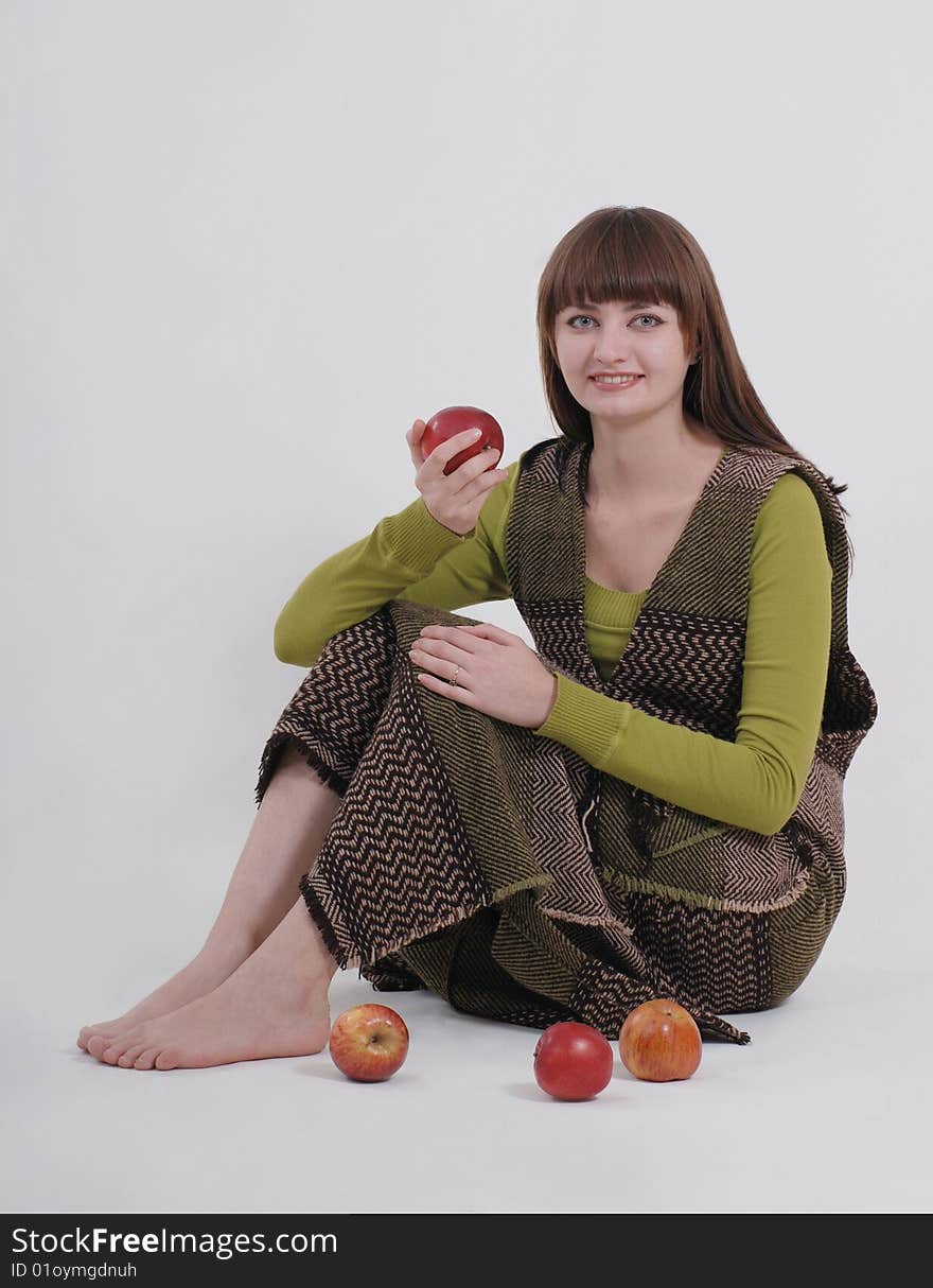 girl with apples