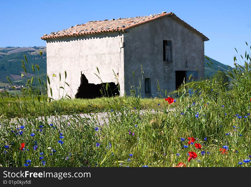 This house was broken because of 5,8 richter earthquake happened in Umbria in the 1997. This house was broken because of 5,8 richter earthquake happened in Umbria in the 1997