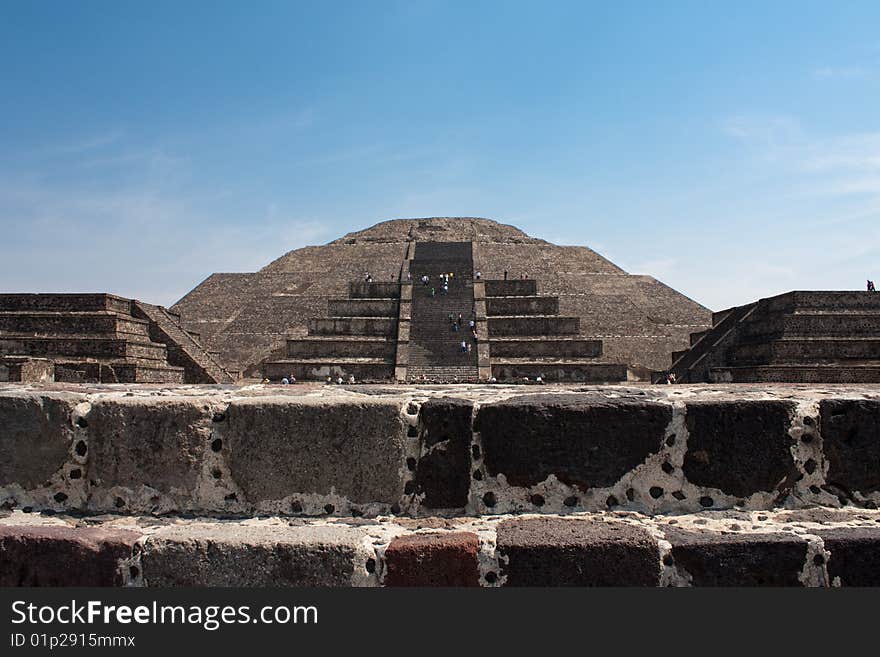 Teotihuacan piramides in mexico america