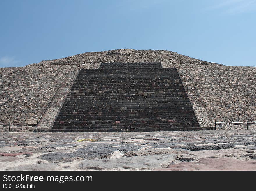 Teotihuacan piramides in mexico america