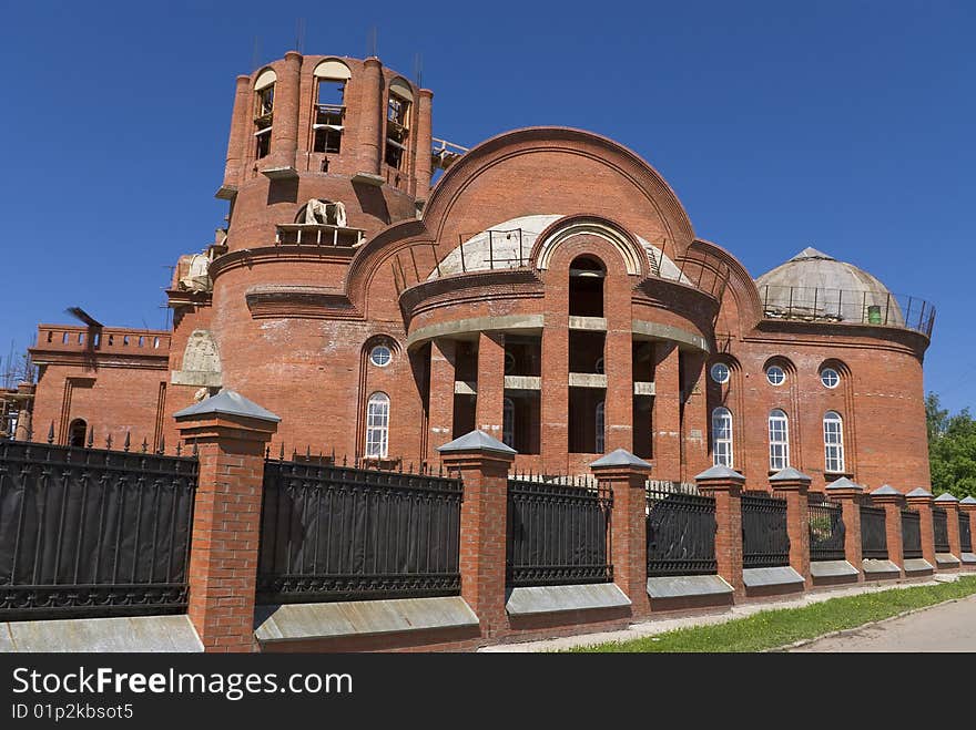 Church under construction in Moscow