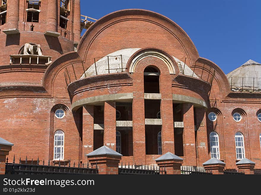 Church under construction in Moscow