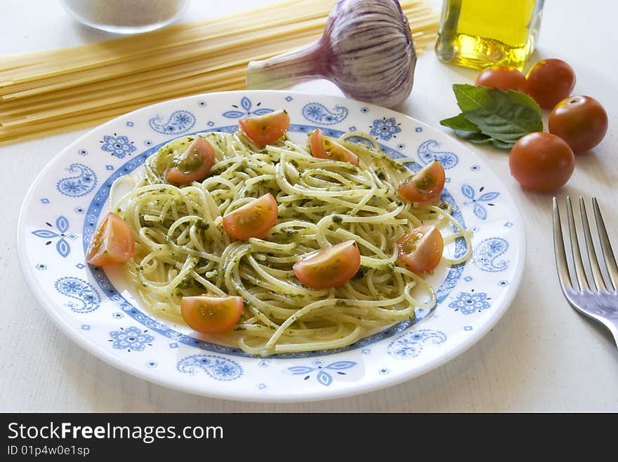 Spaghetti with pesto sauce