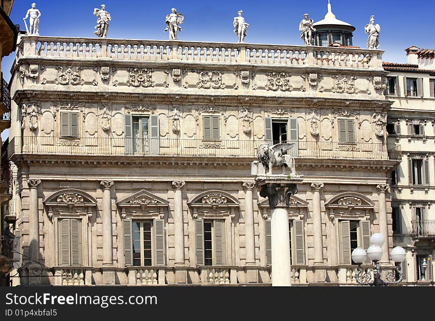 Leon Alado Piazza delle Erbe in Verona, Italy