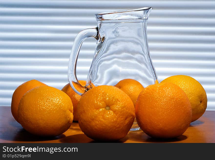 Succulent oranges while preparing  fresh  sweet  juice. Succulent oranges while preparing  fresh  sweet  juice