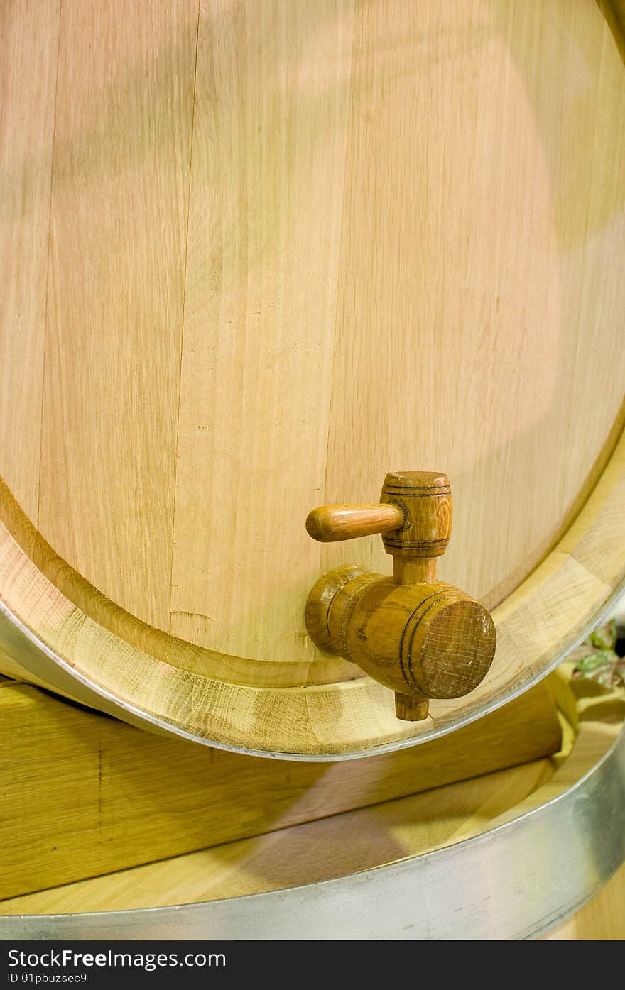 Oak flanks for wine.