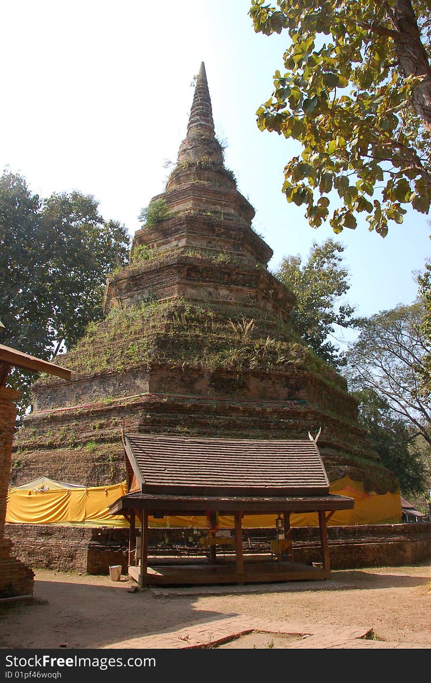 Wat in Chiang Saen by Golden Triangle