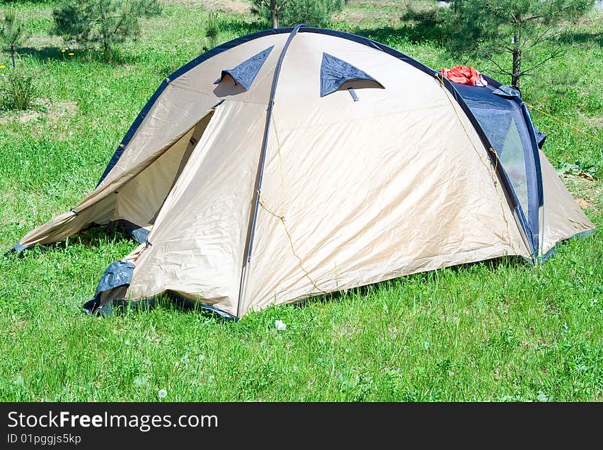 The image of the tent in the tourist camp