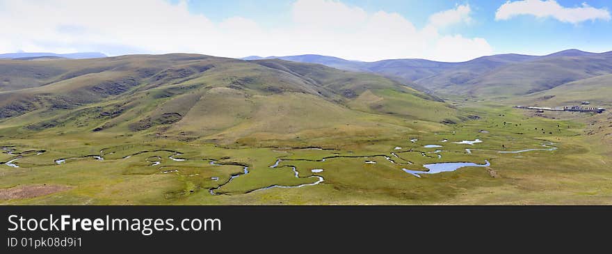 The scenery of plateau alpine meadow ranch