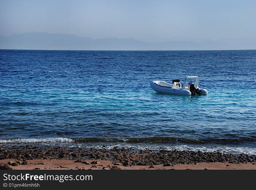 Offshore infalatable boat