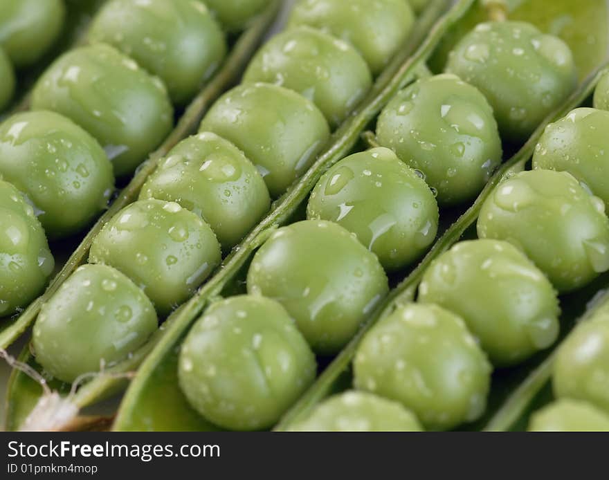 Green peas in pods