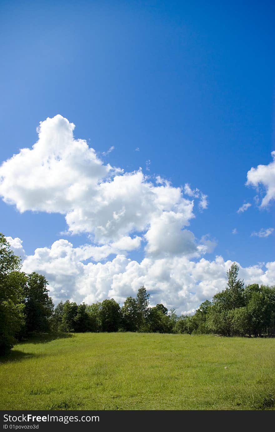 Beautiful cloudscape in the park.