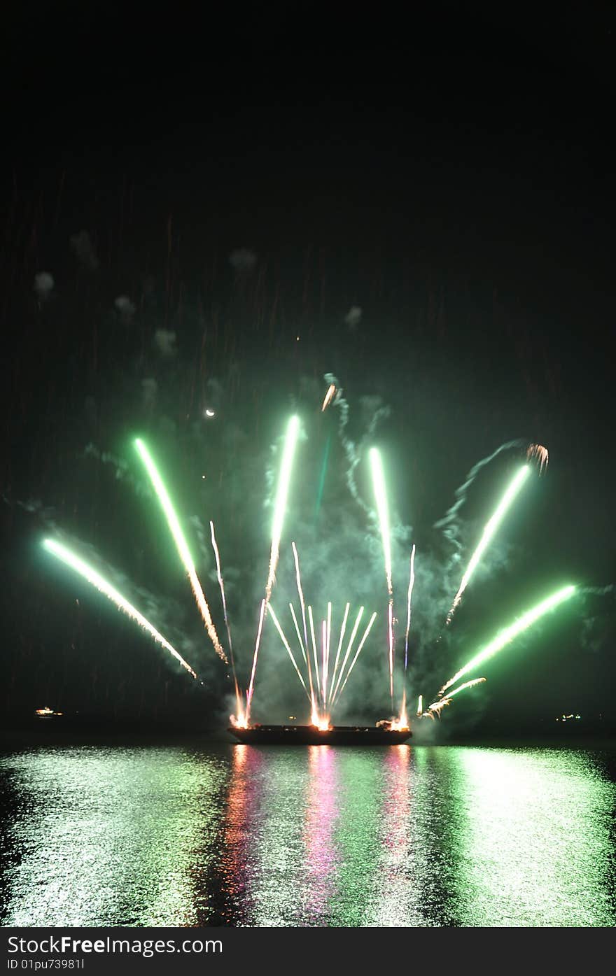 Fan-shaped Fireworks