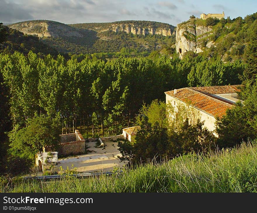 The monastery of San Pedro de Arlanza, founded in 912 by Gonzalo Fernandez, father of Count Fernan Gonzalez. Important role in the founding of Castile. With 1100 years of history. 200 years ago was abandoned by the monks. In recent times, was plundered to leave it on the current state of ruin. The monastery of San Pedro de Arlanza, founded in 912 by Gonzalo Fernandez, father of Count Fernan Gonzalez. Important role in the founding of Castile. With 1100 years of history. 200 years ago was abandoned by the monks. In recent times, was plundered to leave it on the current state of ruin.