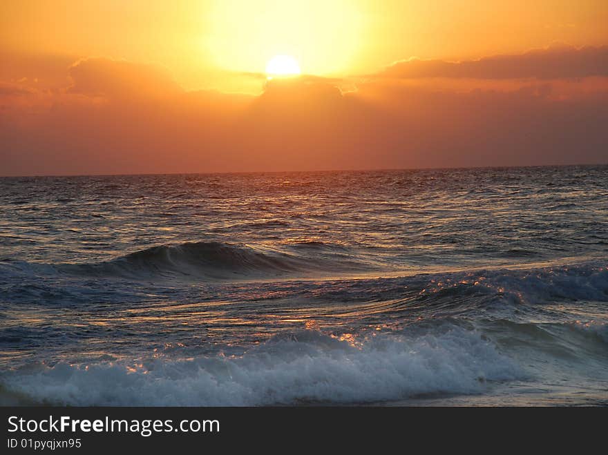 Capture of a sunset in the Gulf of Mexico near Destin. Capture of a sunset in the Gulf of Mexico near Destin