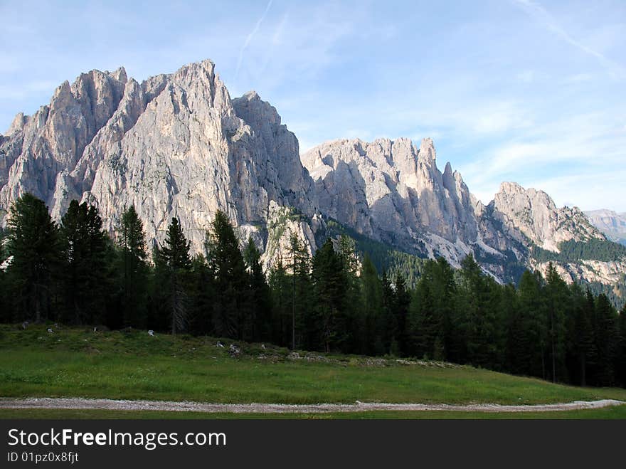 A view of a mountains Dolomiti in italy. A view of a mountains Dolomiti in italy