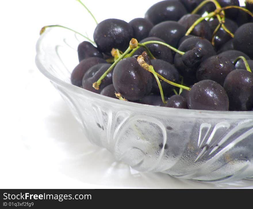 Close-up of fresh cherry in bowl.