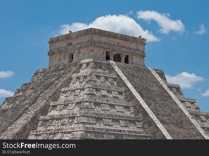 Chichen itza pyramid