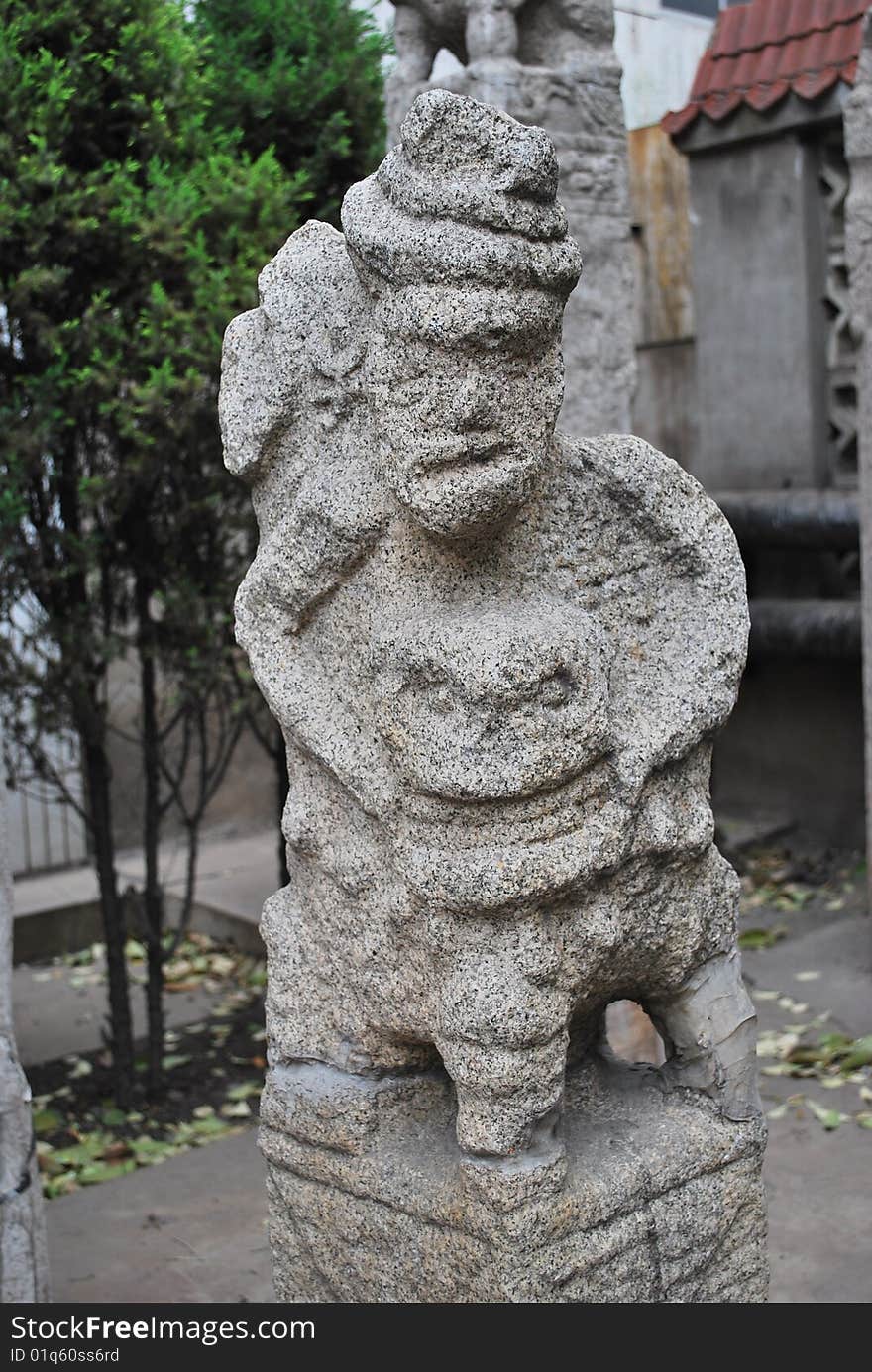 Shuanmazhuang of stone is unique in north Chinas civil stone works of art, in the Weibei Plateau in Shaanxi Province on the distribution of particularly intensive Chengcheng County. Often planted in the farm legislation on both sides of the door to residential construction, not only to become residents of the organic composition of house construction, and in front of the lions and the like. Decorate the rich to show off both the role of architecture, at the same time good fortune was also given the significance of the town house, people call it rural Chinese table. Shuanmazhuang of stone is unique in north Chinas civil stone works of art, in the Weibei Plateau in Shaanxi Province on the distribution of particularly intensive Chengcheng County. Often planted in the farm legislation on both sides of the door to residential construction, not only to become residents of the organic composition of house construction, and in front of the lions and the like. Decorate the rich to show off both the role of architecture, at the same time good fortune was also given the significance of the town house, people call it rural Chinese table.