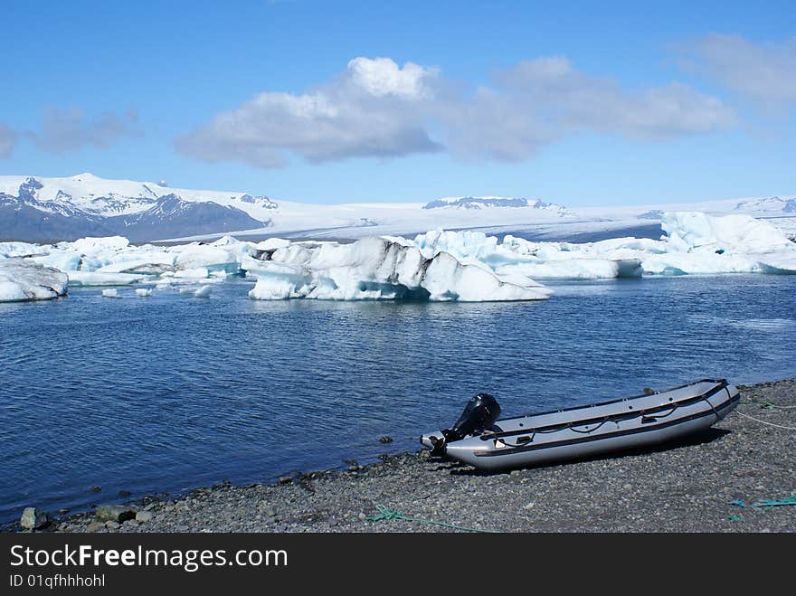 Boat at Jokulsarlon