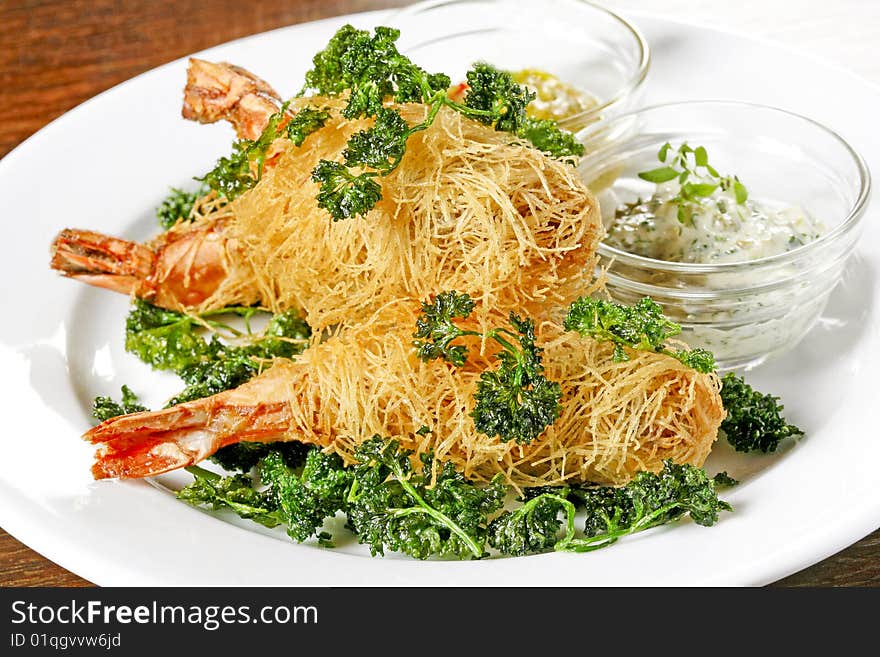 King prawns in noodles with sauce