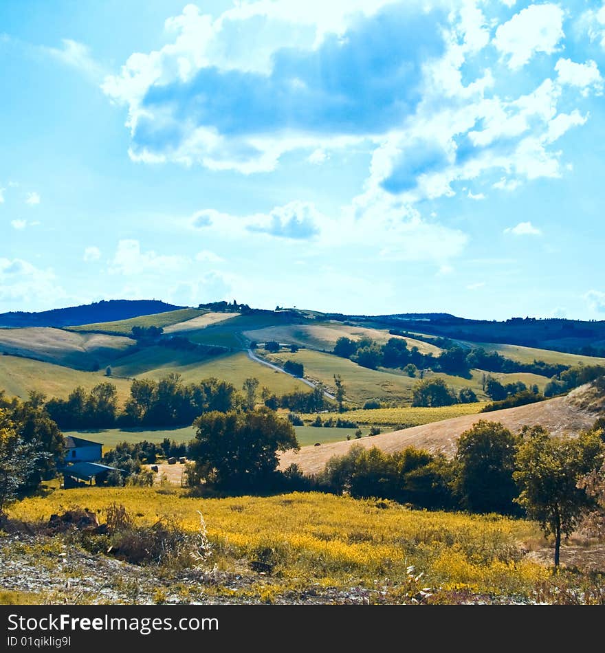 The beautiful landscapes that you may encounter while traveling by car in Italy. The beautiful landscapes that you may encounter while traveling by car in Italy