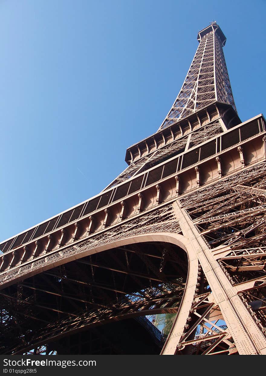 Image of famous Eiffel Tower