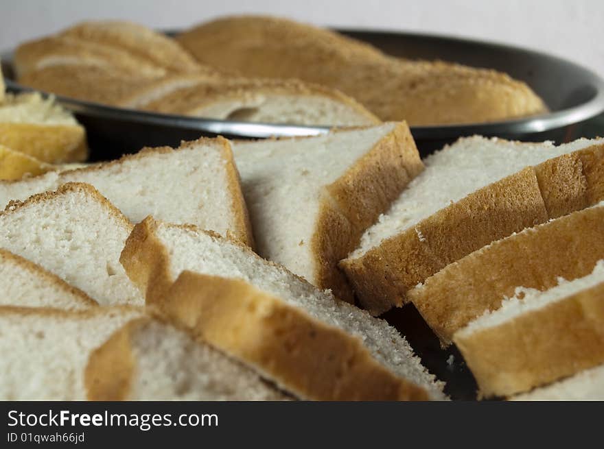 Slicede bread, in a little group