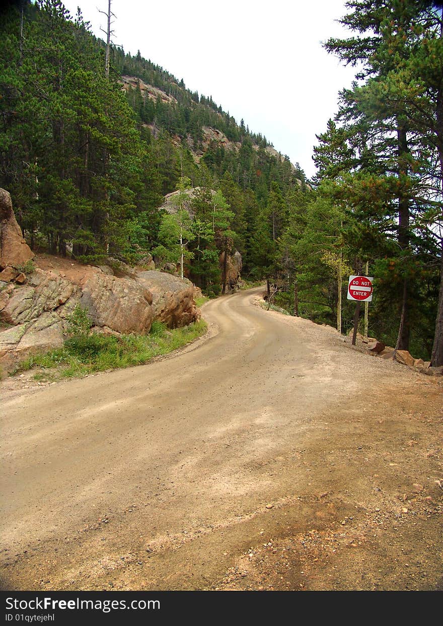 Unpaved moutain road