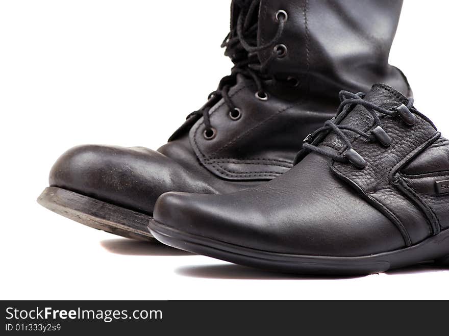 Rough leather footwear for work and productive leisure. Protection of feet in difficult conditions.