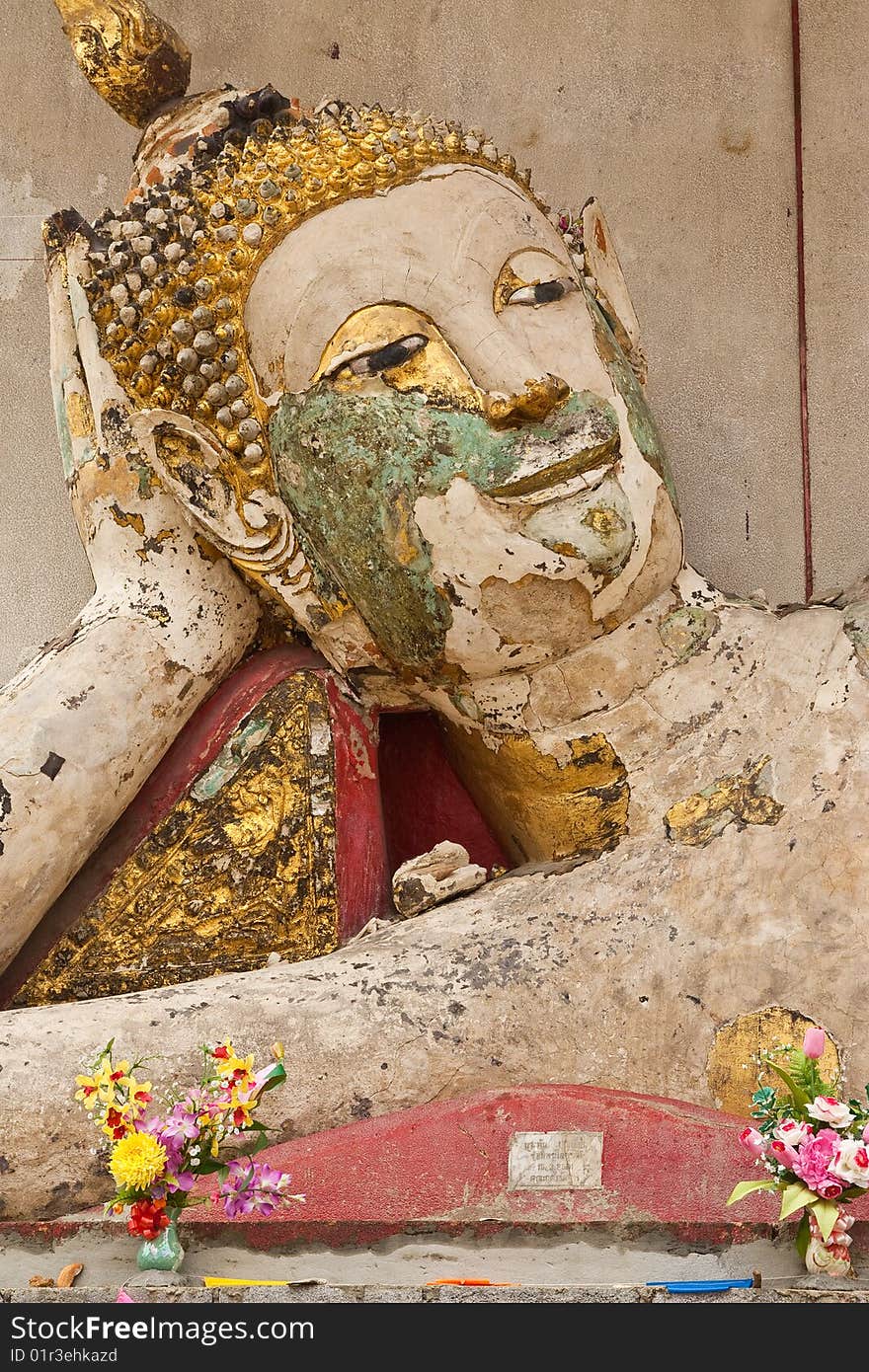 188 years old Reclining Buddha image