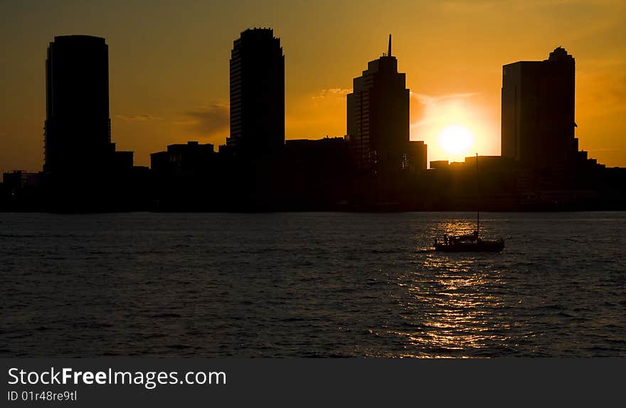 Sunset at battery Park City i New York city, USA.