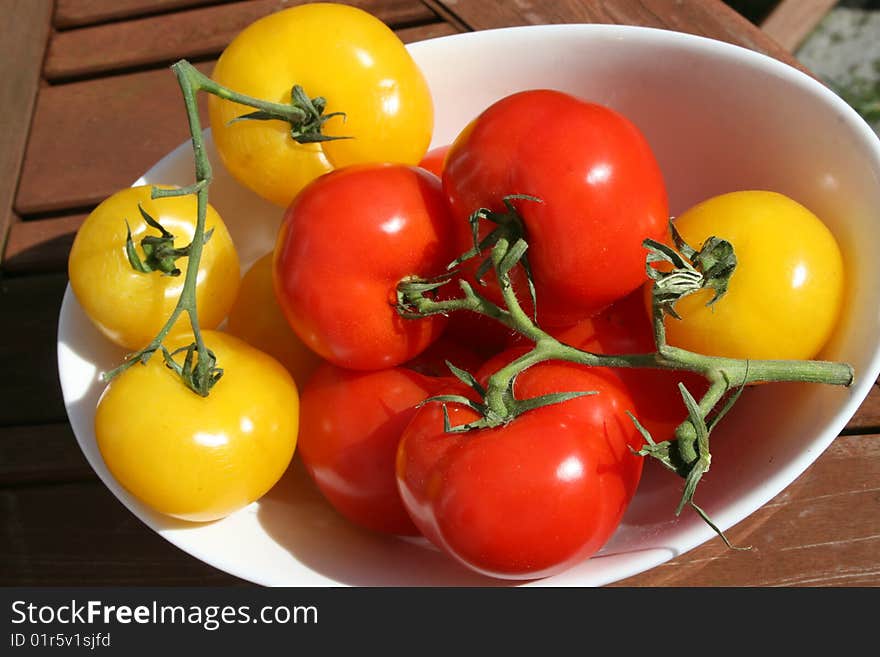 Red and yellow tomatoes