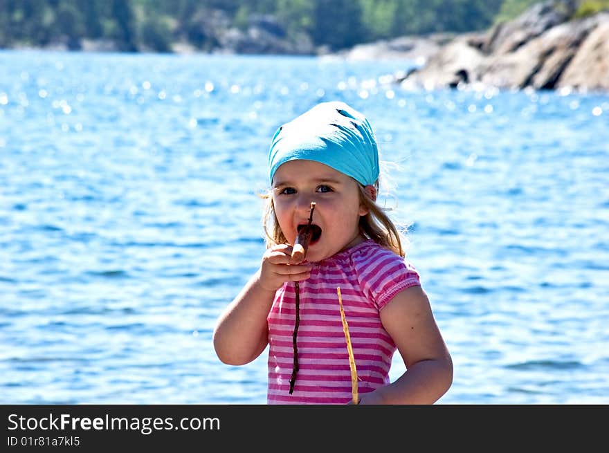 Little girl at the sea