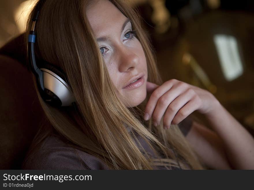 girl listening to the music