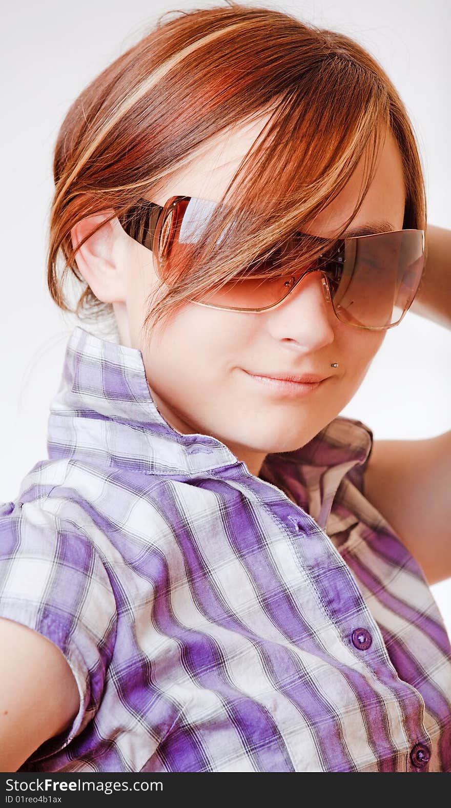 Young pretty girl with sunglasses