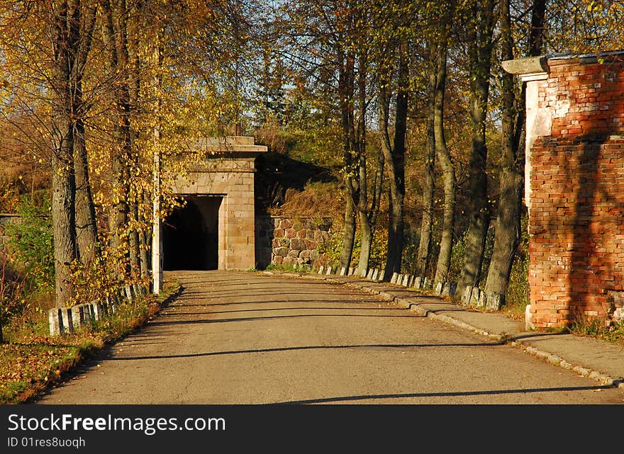 Autumn Road to Old Dvinskuyu fortress