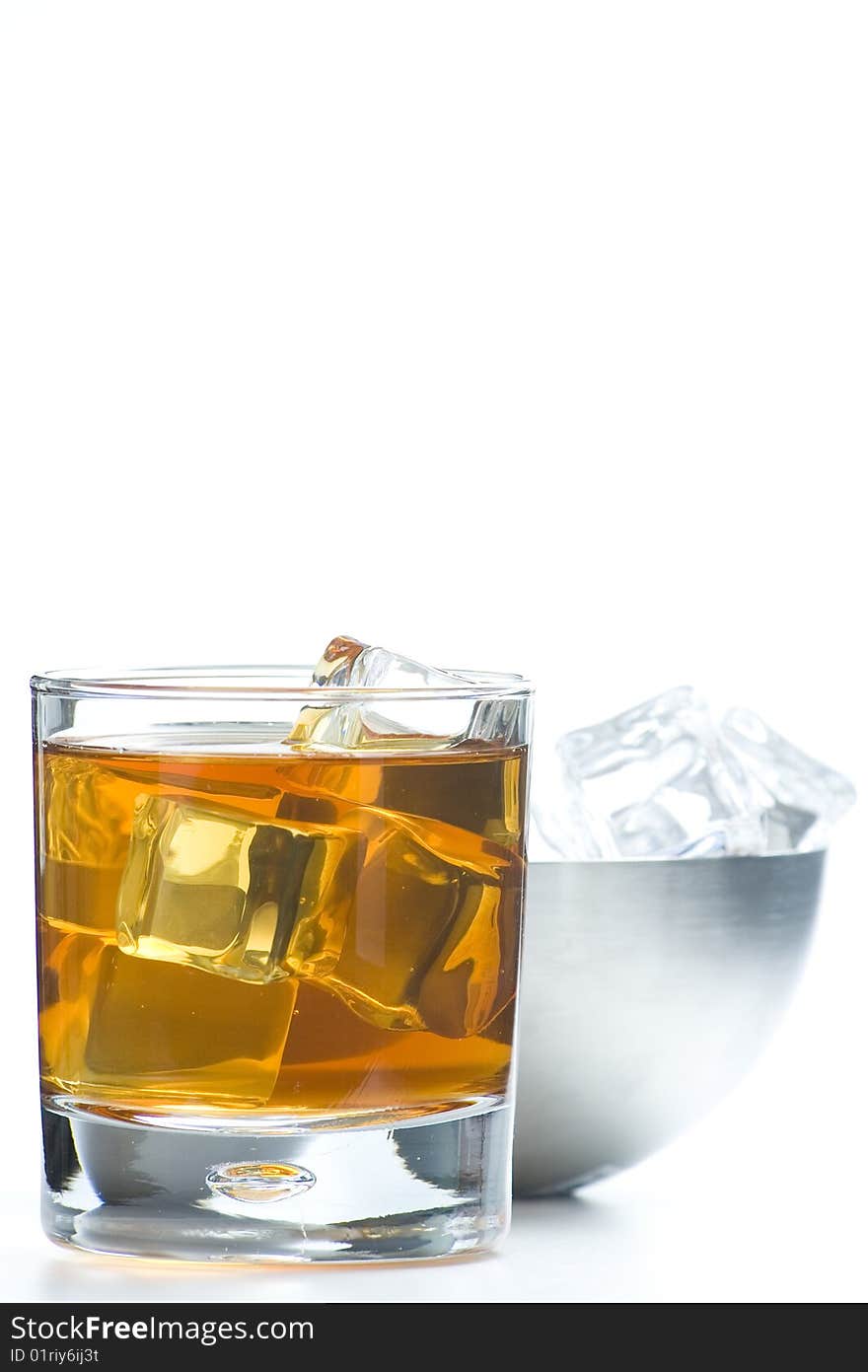 Alcoholic Beverage Whith Ice Cubes