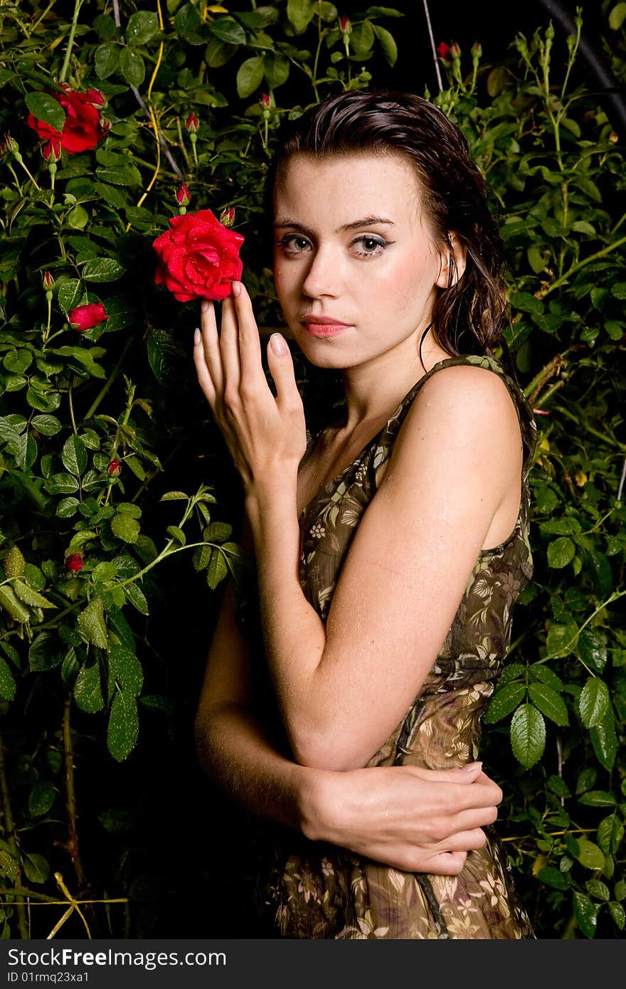 Portrait young beautiful woman in the garden