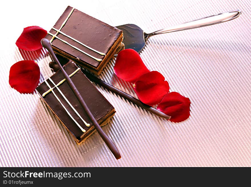 Chocolate cake with red rosses